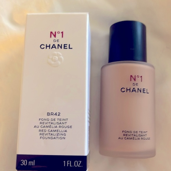 CHANEL N° DE CHANEL REVITALIZING
FOUNDATION, #BR42 . New - Picture 3 of 6